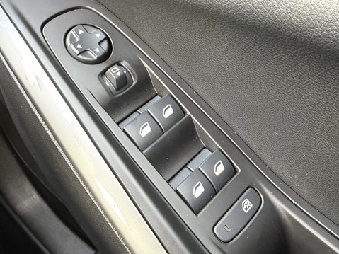 Vauxhall Grandland 1.2 Hybrid [136] Ultimate 5dr e-DCT6 33