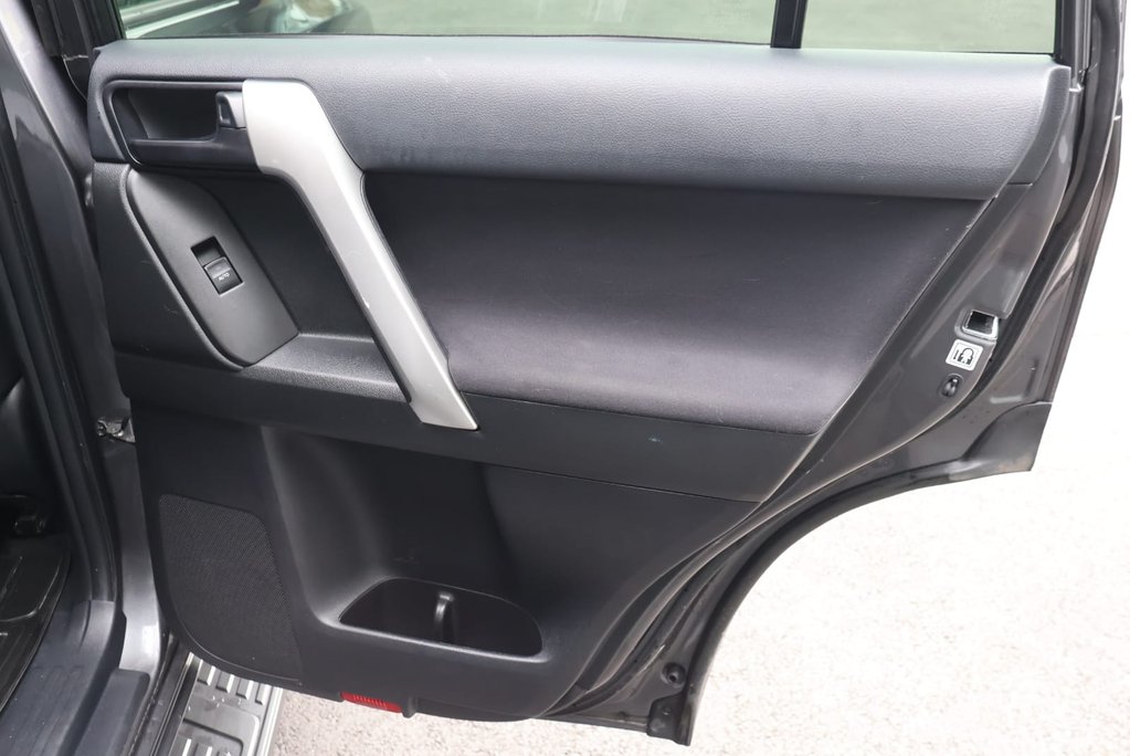 Toyota Land Cruiser ACTIVE COMMERCIAL WITH A REAR SEAT CONVERSION  14