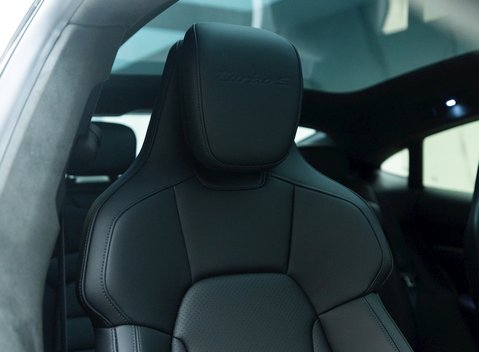 Porsche Taycan Turbo S 11