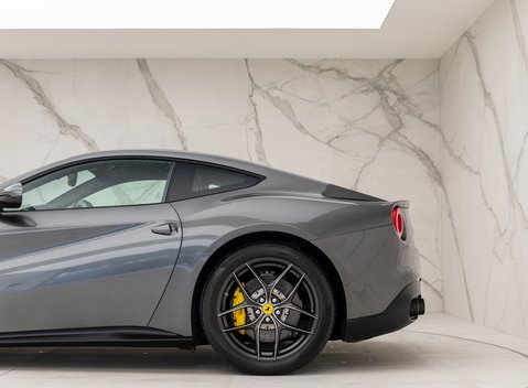 Ferrari F12 Berlinetta 26