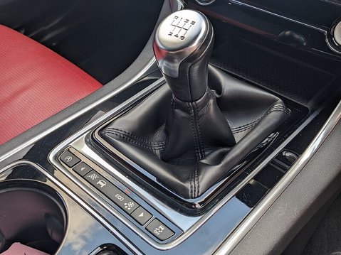 Jaguar XE R-SPORT 25