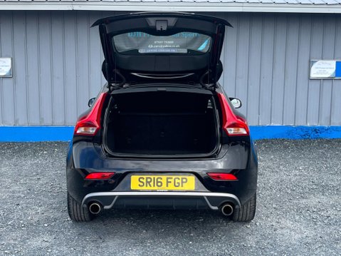 Volvo V40 2.0 D2 R-Design Euro 6 (s/s) 5dr 9