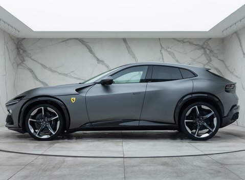 Ferrari Purosangue 5