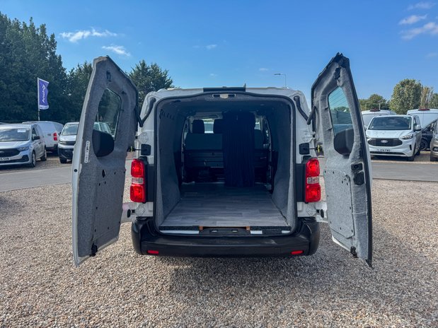 Peugeot Expert AUTO XLWB L3H1 Low Roof Professional Premium 3100 Air Con EURO 6 8