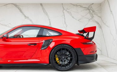 Porsche 911 GT2 RS (991) 44
