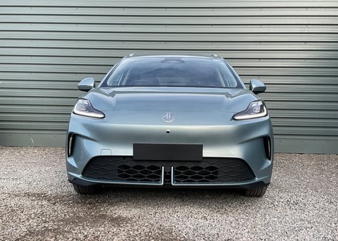 MG MG4 EV URBAN PREMIUM LONG RANGE 6