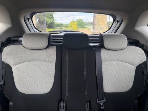 Renault Captur 0.9 TCe ENERGY Iconic SUV 5dr Petrol Manual Euro 6 (s/s) (90 ps) 16