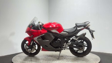 Hyosung GT GTR 2016 13K RUNNING PROJECT BIKE VTWIN 15BHP SPORTS 4