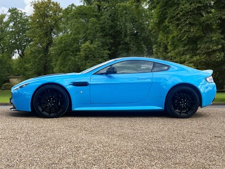 Aston Martin Vantage S V12 8