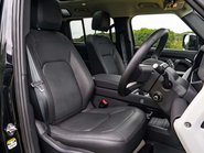Land Rover Defender P400e XS Edition 11