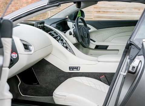 Aston Martin Vanquish S Volante 16