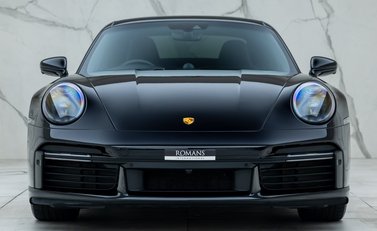 Porsche 911 Turbo S (992) 4