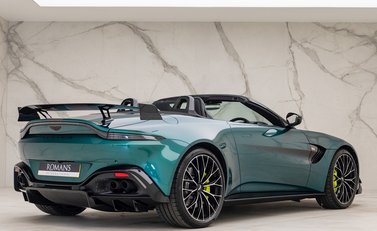 Aston Martin V8 Vantage Roadster F1 Edition 10