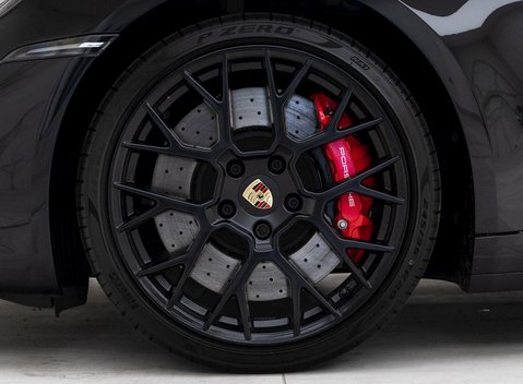 Porsche 911 (992) Targa 4 GTS 11