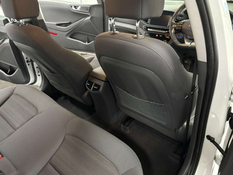 Hyundai IONIQ 1.6 IONIQ Premium FHEV Semi-Auto 5dr 37