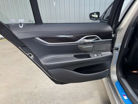 BMW 7 Series 4.4 750i M Sport xDrive Auto 4WD 4dr 63