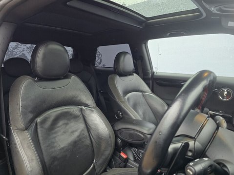 Mini Hatch JOHN COOPER WORKS 18