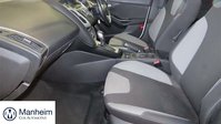 Ford Focus 1.6 Zetec Hatchback 5dr Petrol Powershift Euro 5 (125 ps) 2