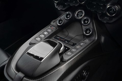 Aston Martin Vantage V8 15