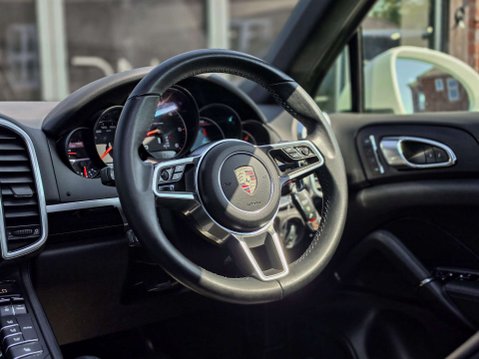 Porsche Cayenne 3.0 Cayenne D Platinum Edition V6 Tiptronic S A 4WD 5dr 10