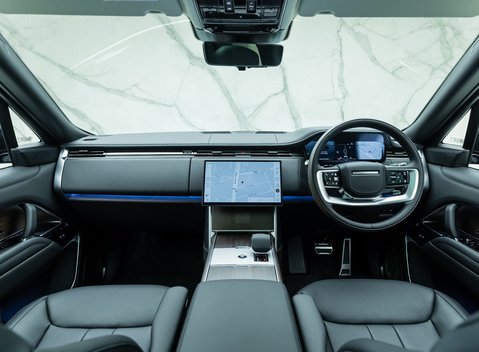 Land Rover Range Rover P460e Autobiography LWB 21