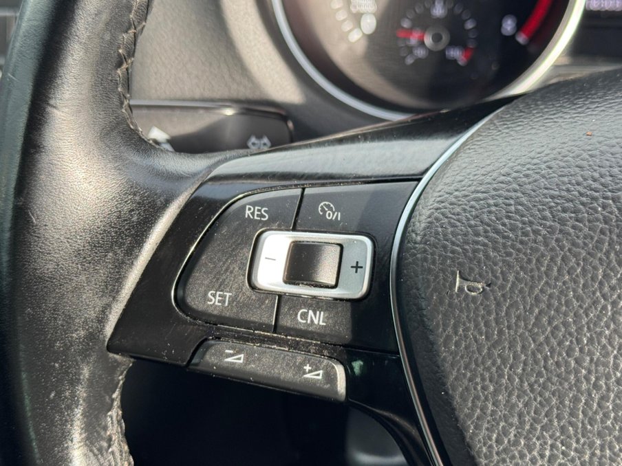 2017 Volkswagen Polo — image 25