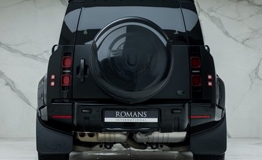 Land Rover Defender 90 D250 X-Dynamic SE URBAN 5