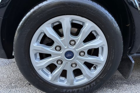 Ford Tourneo Custom 310 TITANIUM L1 - WAV - WHEELCHAIR ACCESSIBLE - LOW MILEAGE - NEW CLUTCH 46