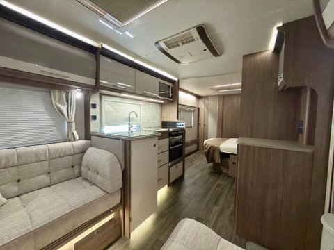 Coachman Laser Xcel 875 Kingsham 30th Special Edition 28
