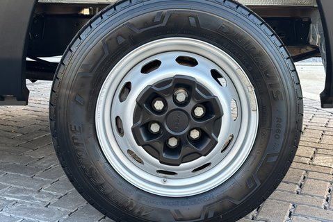 Iveco Daily 35S14V 3520L Business Hi-Matic Panel Van 33