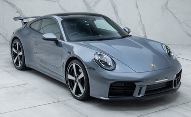 Porsche 911 Carrera (992.2) 11