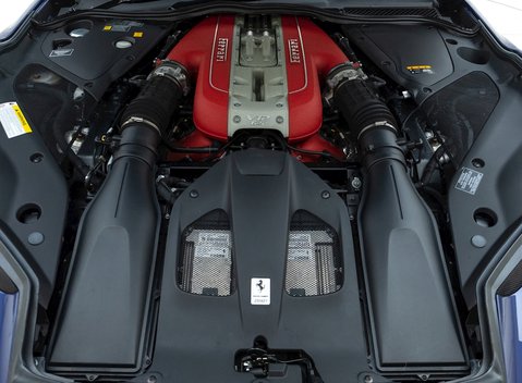 Ferrari 812 Superfast 32