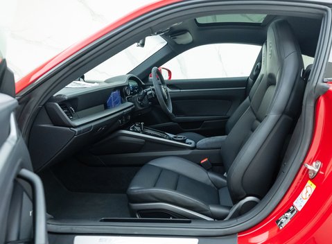 Porsche 911 Carrera 4 (992) 15