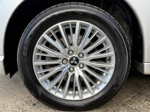 Mitsubishi Outlander 2.4h TwinMotor 13.8kWh 4h SUV 5dr Petrol Plug-in Hybrid CVT 4WD Euro 6 (s/s 17