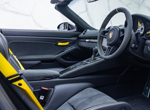 Porsche 718 Spyder RS 18