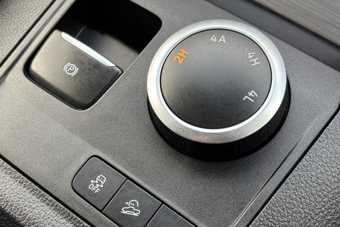 Volkswagen Amarok V6 Tdi 240 Aventura 4Motion - Electric Roller Shutter / 360 Camera 32