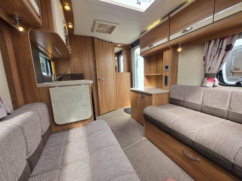 Swift Challenger 480 SE  11