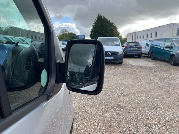 Vauxhall Vivaro SWB Low Roof Sportive 2700 Air Con Sensors Euro 6 NO VAT 17