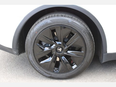Tesla Model Y LONG RANGE AWD 31