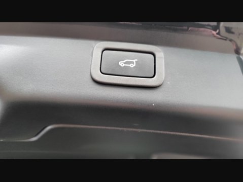 Jaguar I-Pace BLACK 25