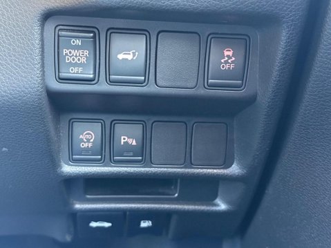 Nissan X-Trail 1.6 dCi Tekna 4WD Euro 5 (s/s) 5dr 27