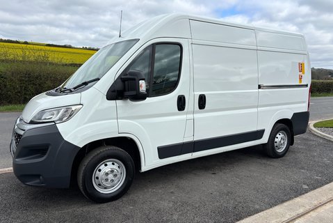 Citroen Relay 35 L2H2 Enterprise Panel Van with Tail Lift 1