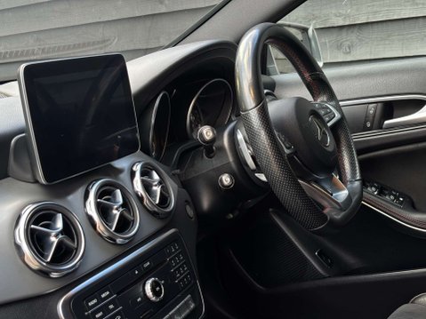 Mercedes-Benz GLA 2.1 GLA 220 AMG Line D 4Matic Auto 4WD 5dr 9