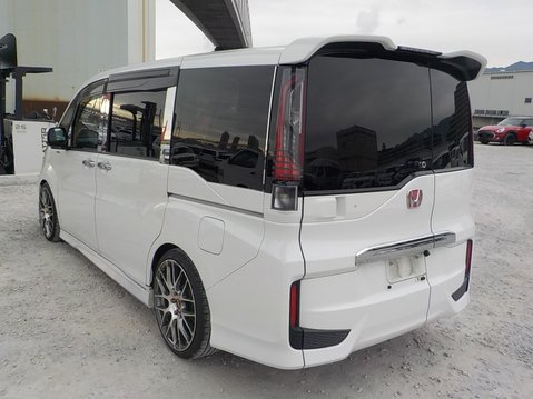 Honda Stepwagon RP3 1.5 Turbo Spada Waku Waku Doors 2