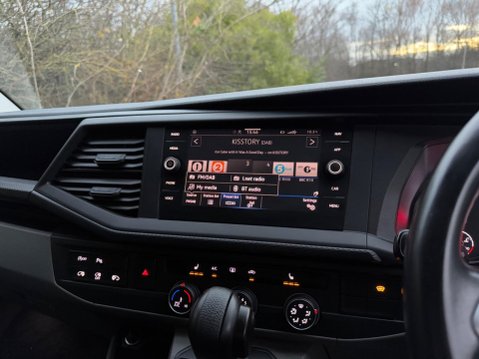 Volkswagen Transporter 2.0 BiTDI T32 Highline Crew Van DSG FWD SWB Euro 6 (s/s) 5dr 21