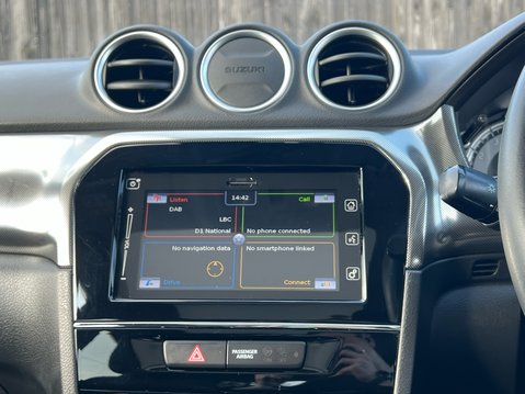 Suzuki Vitara SZ5 MHEV 12