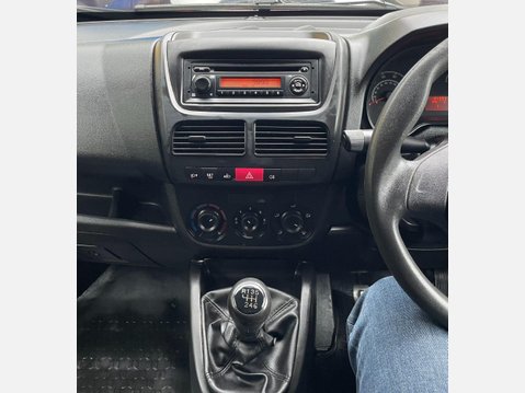 Vauxhall Combo 1.6 Turbo D 2000 Edition Panel Van 4dr Diesel Manual L1 H1 Euro 6 (75 ps) 29