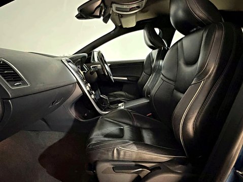 Volvo XC60 D5 R-DESIGN LUX NAV AWD 18