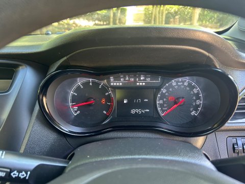 Vauxhall Viva 1.0i SE Euro 6 5dr 25