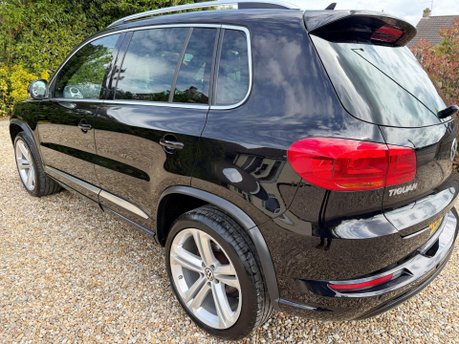 Volkswagen Tiguan 2.0 TDI BlueMotion Tech R-Line DSG 4WD Euro 6 (s/s) 5dr 10